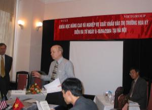 Chris Runckel at the Vietnam Chamber of Commerce workshop for vietnamese companies